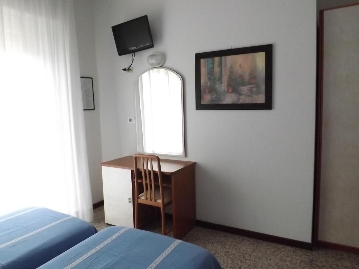 Hotel Tura Bellaria-Igea Marina Camera foto