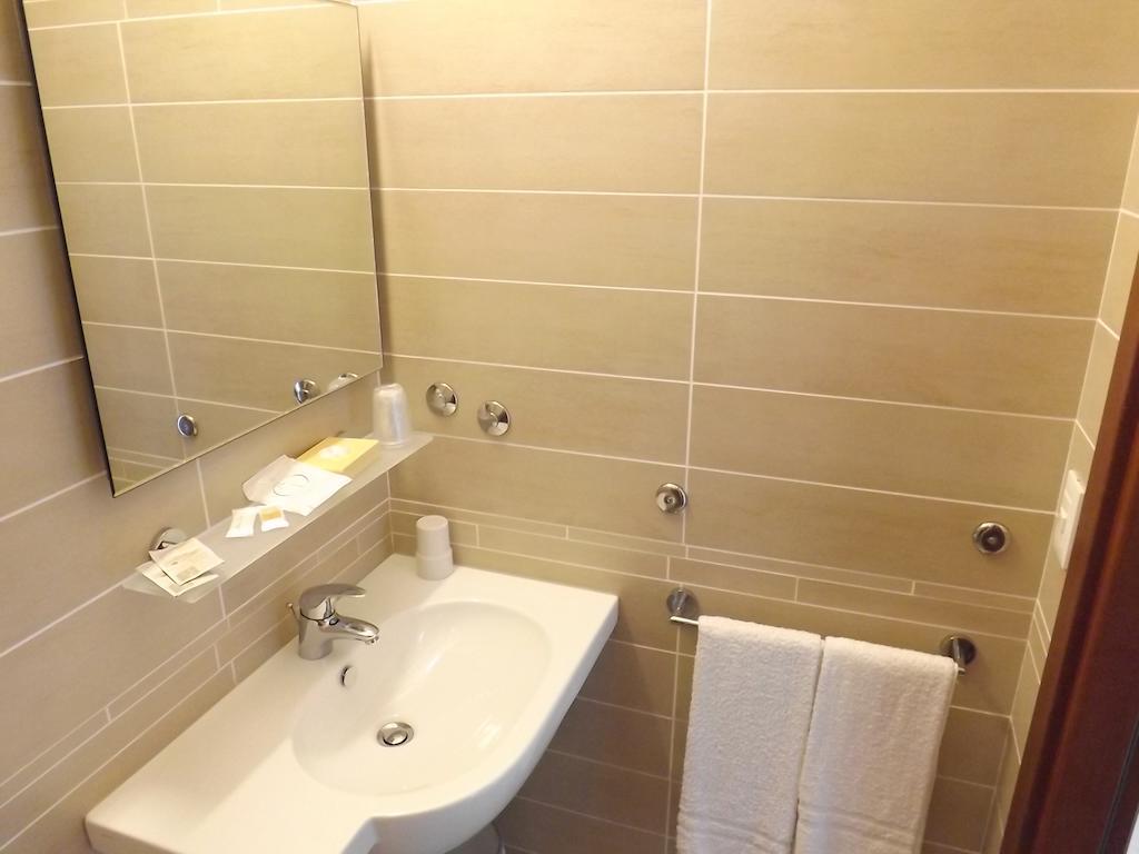 Hotel Tura Bellaria-Igea Marina Camera foto
