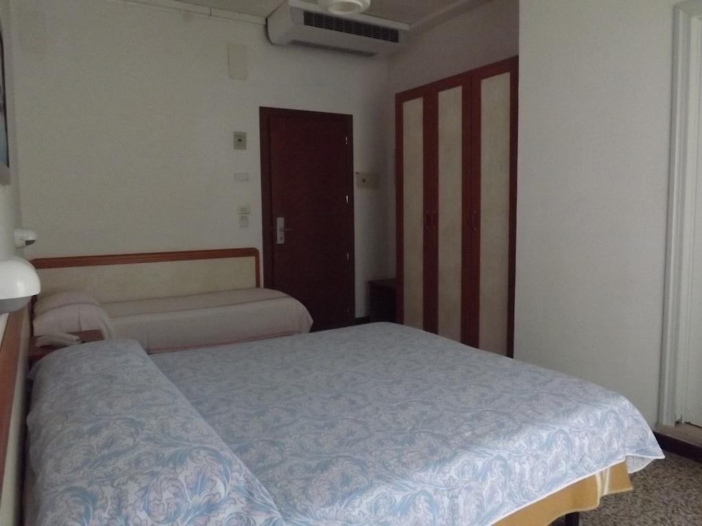 Hotel Tura Bellaria-Igea Marina Camera foto