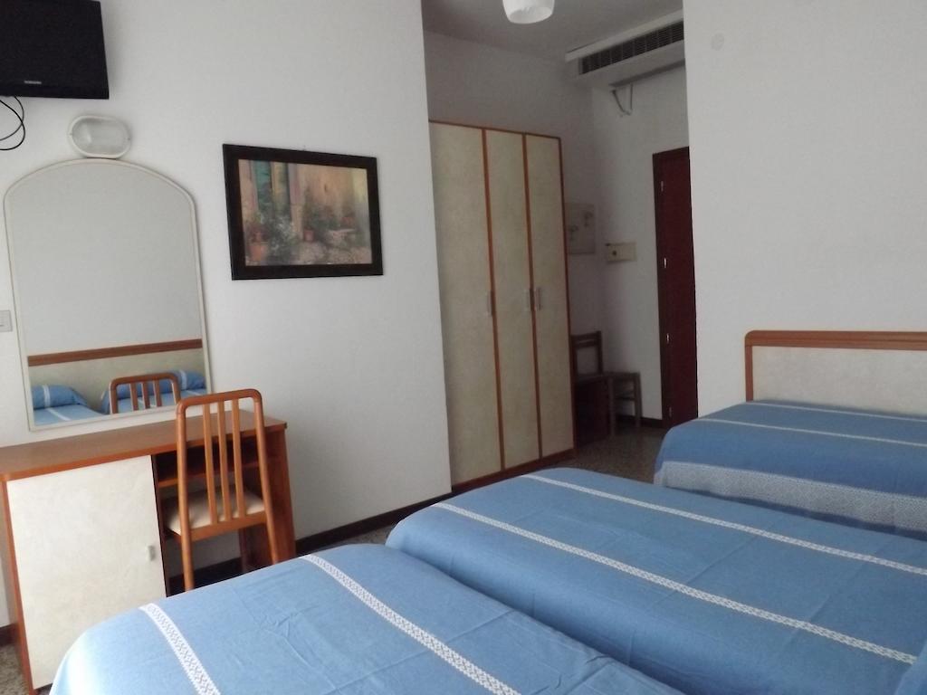 Hotel Tura Bellaria-Igea Marina Camera foto
