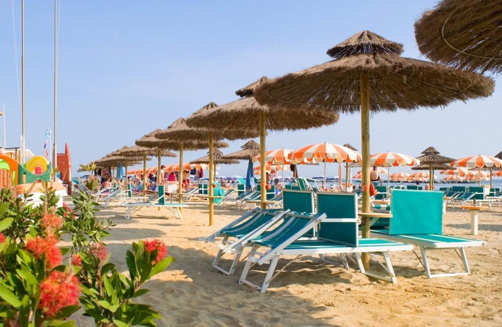 Hotel Tura Bellaria-Igea Marina Esterno foto