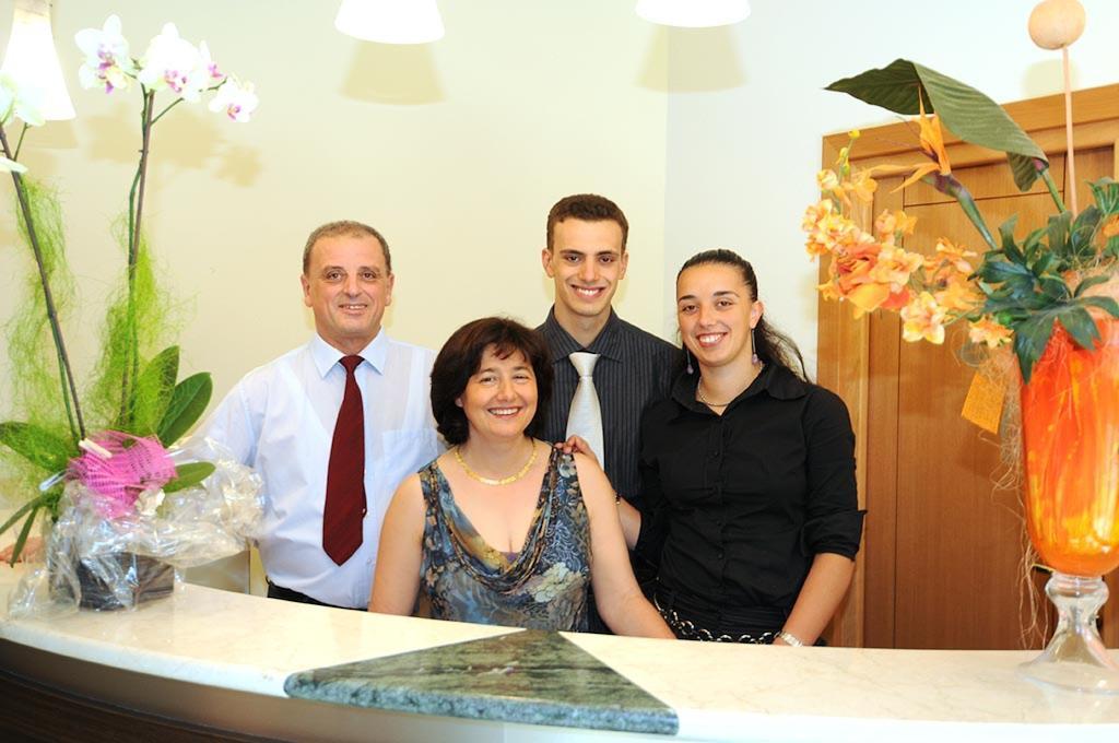 Hotel Tura Bellaria-Igea Marina Esterno foto